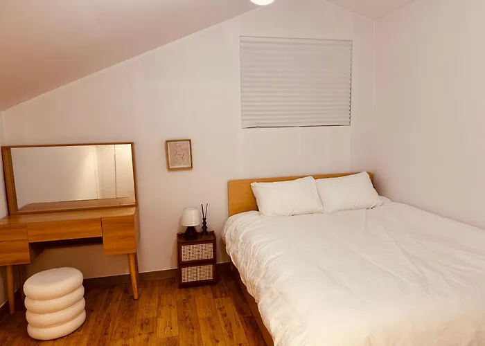 Daon 10 Mins To Arex Hongdae Station Private 4 Bedroom House With 4 Queen Beds ソウル特別市