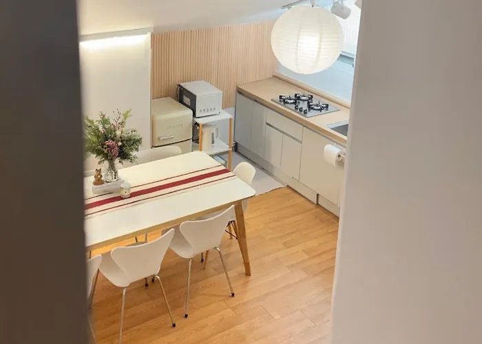 Daon 10 Mins To Arex Hongdae Station Private 4 Bedroom House With 4 Queen Beds