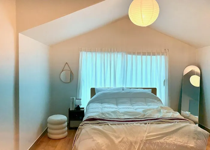 Daon 10 Mins To Arex Hongdae Station Private 4 Bedroom House With 4 Queen Beds ソウル特別市