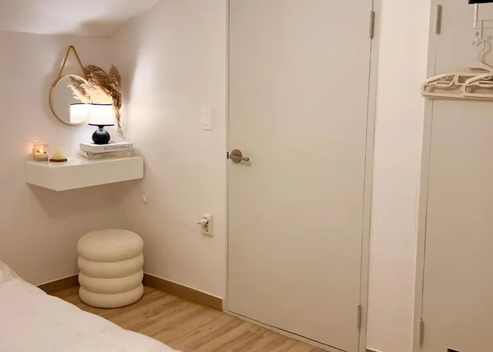 Daon 10 Mins To Arex Hongdae Station Private 4 Bedroom House With 4 Queen Beds ヴィラ *